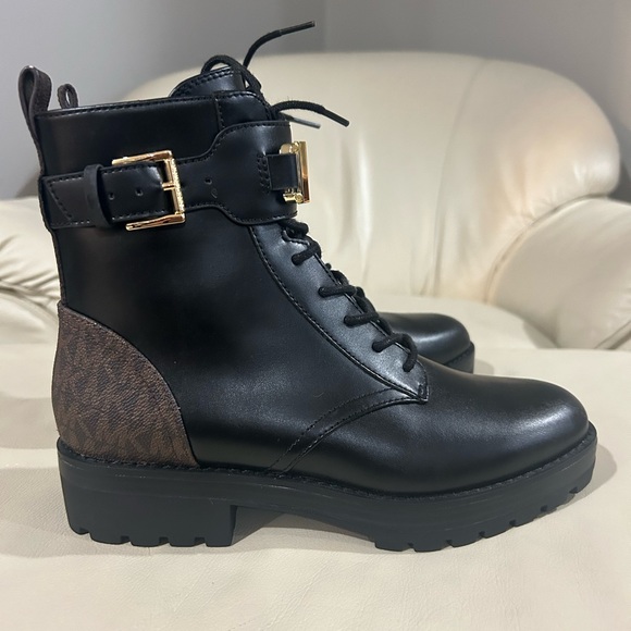 Michael Kors Women’s Boots - Picture 6 of 6